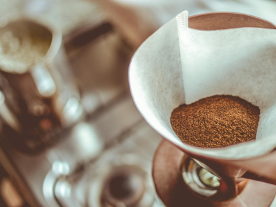 Café en grains ou moulu : comment choisir le bon format ?